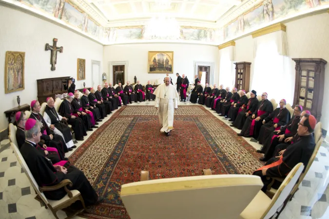 Papa Francesco e i vescovi del Quebec | L'incontro di Papa Francesco con i vescovi del Quebec, 11 maggio 2017, Palazzo Apostolico | L'Osservatore Romano / ACI Group 