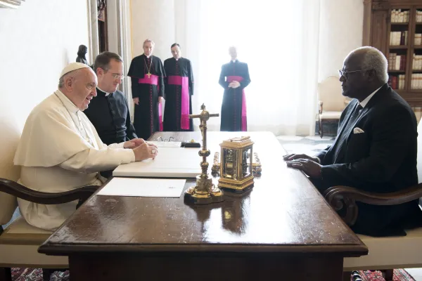 Papa Francesco incontra Ernest Bai Koroma, presidente della Sierra Leone, Palazzo Apostolico Vaticano, 11 novembre 2017 / L'Osservatore Romano / ACI Group