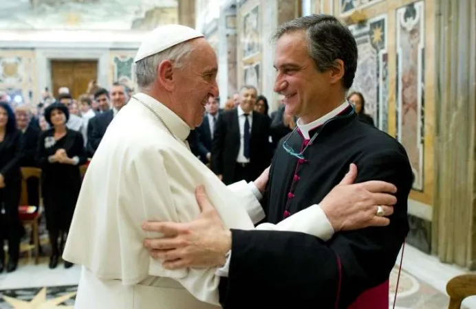 Papa Francesco e Monsignor Dario Viganò |  | Vatican Media / ACI Group