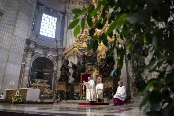 Papa Francesco durante la celebrazione del Corpus Domini, Basilica Vaticana, 14 giugno 2020 / Vatican Media / ACI Group