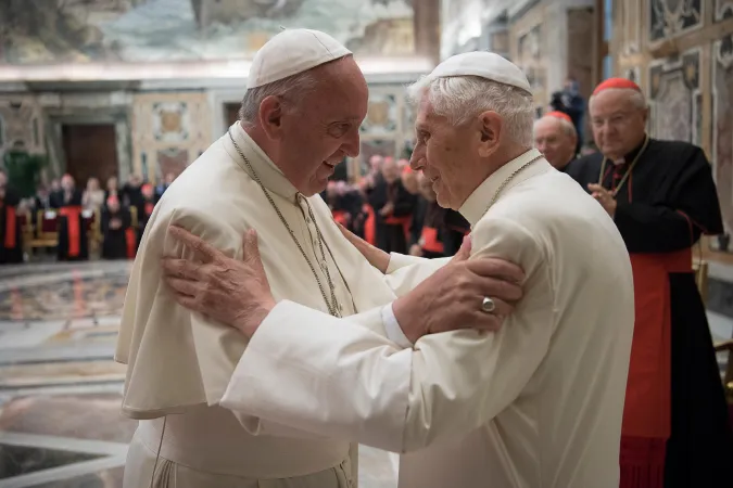 Il Cardinale Sodano dietro Benedetto XVI e Francesco |  | L'Osservatore Romano