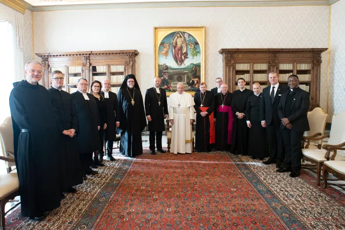 Papa Francesco e delegazione luterana finlandese | Papa Francesco con la delegazione luterana finlandese, Palazzo Apostolico Vaticano 17 gennaio 2020 | Vatican Media / ACI Group