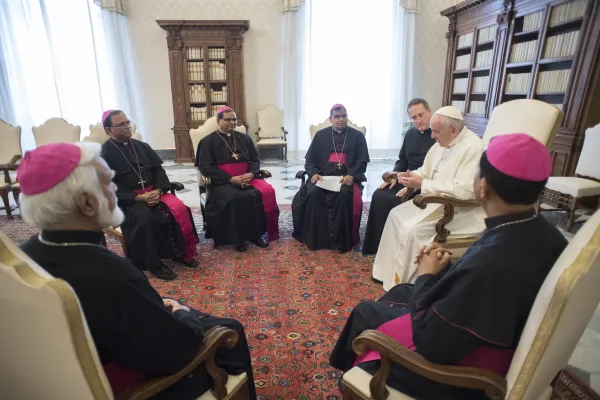 I vescovi del Pakistan in visita ad Limina da Papa Francesco, Palazzo Apostolico Vaticano, 15 marzo 2018 / Vatican Media / ACI Group