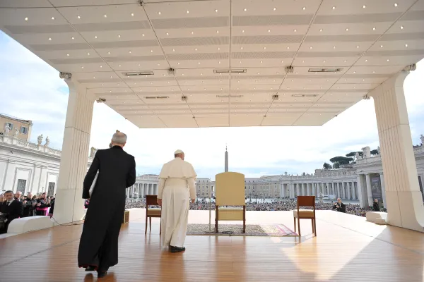 Papa Francesco durante una udienza generale in piazza San Pietro / Vatican Media / ACI Group