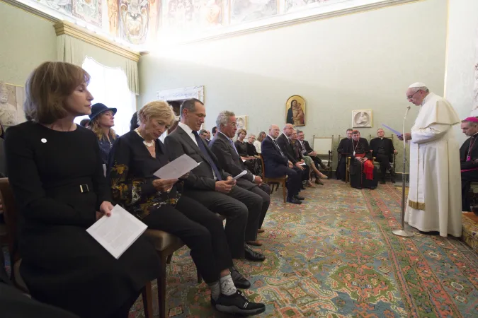 Papa Francesco e l'università di Tel Aviv | Papa Francesco incontra i rappresentanti dell'Università di Tel Aviv, Sala dei Papi, Palazzo Apostolico Vaticano, 23 ottobre 2017 | L'Osservatore Romano / ACI Group