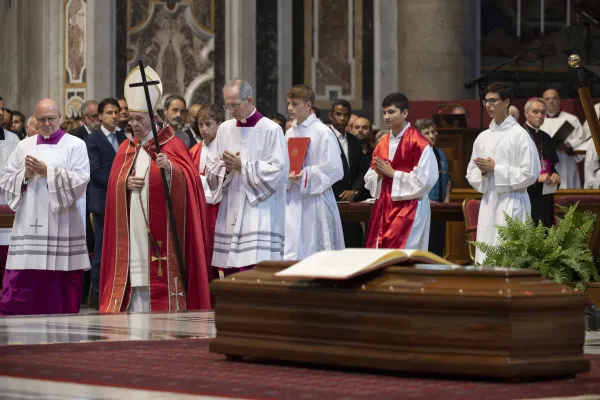 Papa Francesco alle esequie del Cardinale Achille Silvestrini, Basilica Vaticana, 30 agosto 2019  / Vatican Media / ACI Group