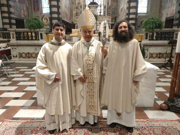 I due novelli sacerdoti |  | Diocesi di Prato