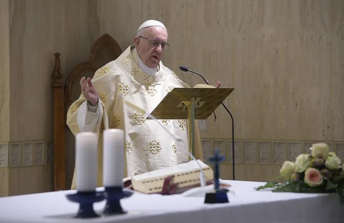 Papa Francesco a Santa Marta | Papa Francesco durante una Messa a Santa Marta | L'Osservatore Romano / ACI Group