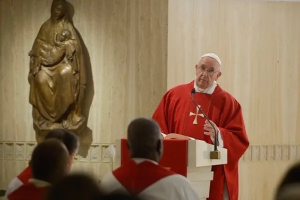 Papa Francesco durante una Messa a Santa Marta / L'Osservatore Romano Photo