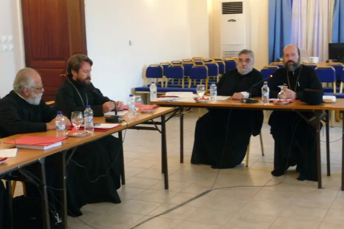 Coordinamento Cattolico Ortodosso, Leros | Un momento dell'incontro cattolico-ortodosso all'isola di Leros. In primo piano, il metropolita Hilarion, capo delle Relazioni Esterne del dipartimento di Mosca | mospat.ru