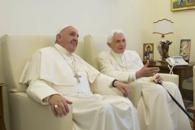 Papa Francesco e Benedetto XVI |  | Osservatore Romano Foto