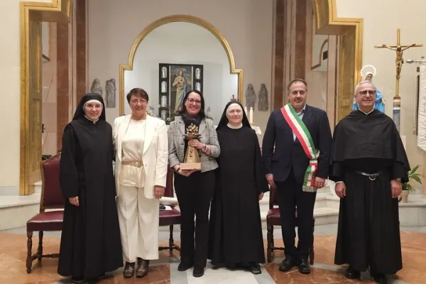 Paola Veglio alla cerimonia di consegna del premio / Credit Santuario di Santa Rita da Cascia