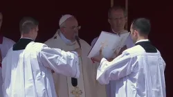 Il Papa prega il Regina Coeli / CTV