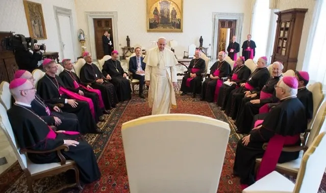 Papa Francesco e i vescovi della Svizzera | Papa Francesco incontra i vescovi della Svizzera | © L'Osservatore Romano Photo da Radio Vaticana