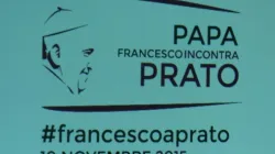 Il logo della visita di Papa Francesco a Prato / 