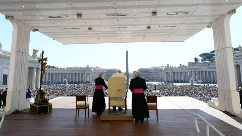 Papa Francesco all'udienza in Piazza San Pietro | Papa Francesco all'udienza in Piazza San Pietro | Credit Vatican Media