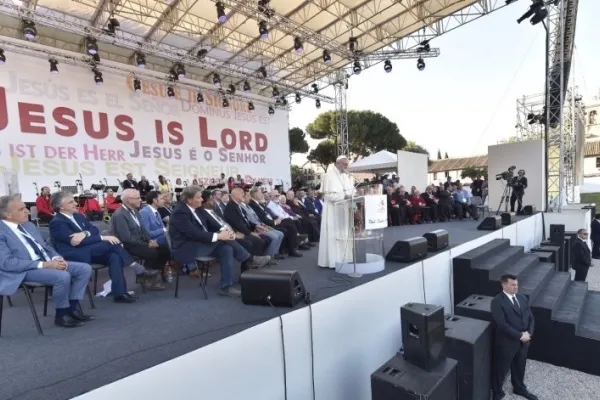 Papa Francesco durante l'incontro al Circo Massimo per i 50 anni del Rinnovamento Carismatico Cattolico, 3 giugno 2017 / Vatican Media / ACI Group