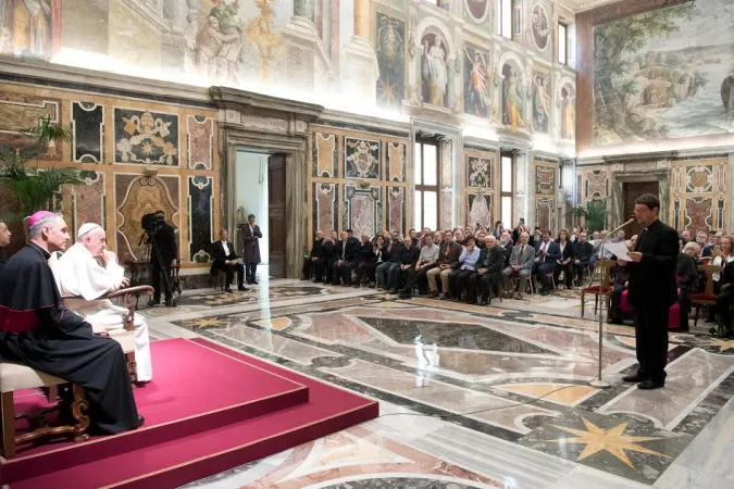 Papa Francesco durante una udienza in Aula Clementina | Papa Francesco durante una udienza in Aula Clementina nel Palazzo Apostolico  | L'Osservatore Romano / ACI Group