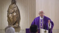 Papa Francesco celebra a Casa Santa Marta / Osservatore Romano