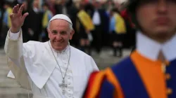 Papa Francesco durante una celebrazione in piazza San Pietro / Daniel Ibanez / ACI Group 