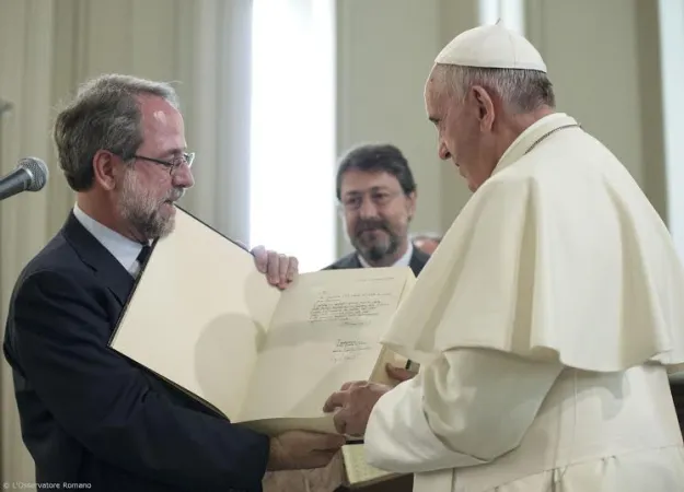 Papa Francesco in visita al tempio valdese | Papa Francesco in visita al tempio valdese, Torino, 22 giugno 2015 | © L'Osservatore Romano Foto