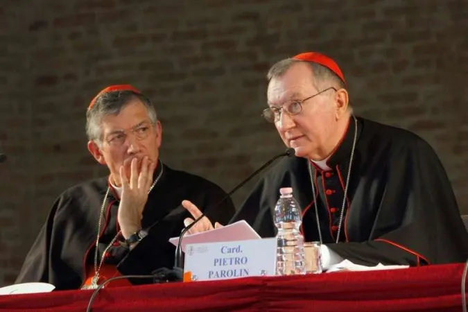 Cardinale Pietro Parolin | Il Cardinale Pietro Parolin alla Facoltà Teologica del Triveneto nel 2015, alla sua destra il Patriarca di Venezia Moraglia | mattinopadova.geolocal.it