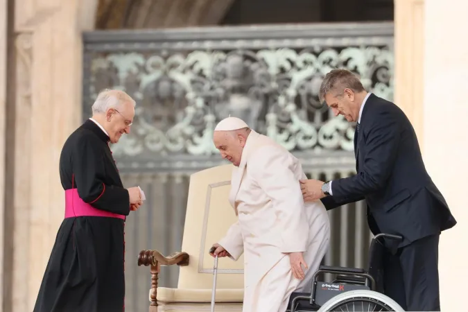 Papa Francesco durante un'udienza generale |  | Daniel Ibanez / ACI Group