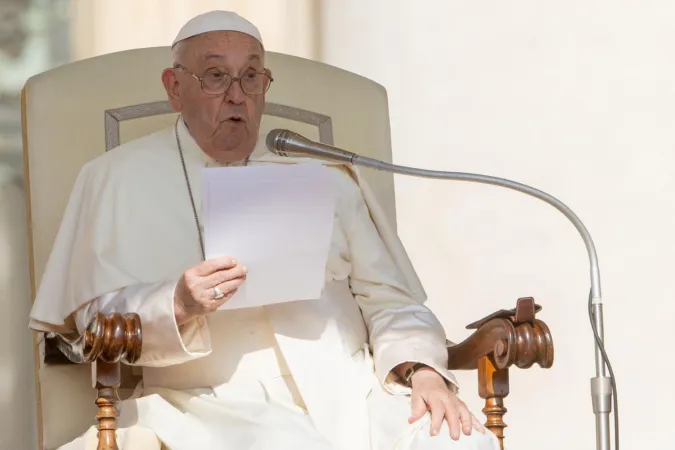 Papa Francesco durante un'udienza generale |  | Daniel Ibanez / ACI Group