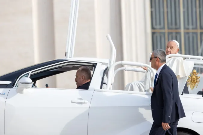 Papa Francesco durante un'udienza generale |  | Daniel Ibanez / ACI Group