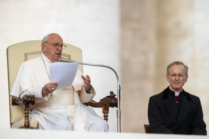 Papa Francesco durante un'udienza generale |  | Daniel Ibanez / ACI Group