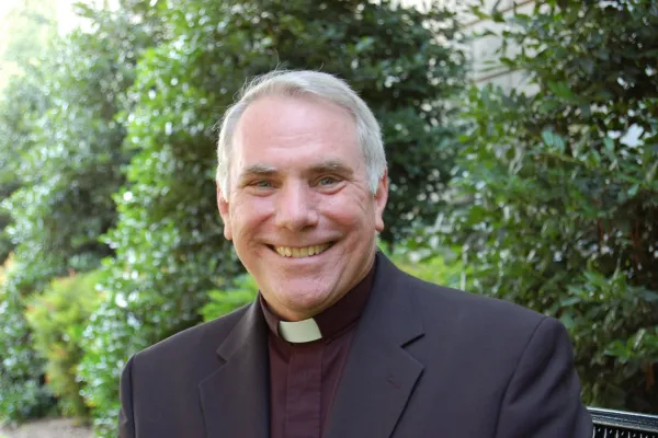 Padre Clete Kiley, sacerdote dell'arcidiocesi di Chicago impegnato nel sindacato UNITE HERE / Arcidiocesi di Chicago