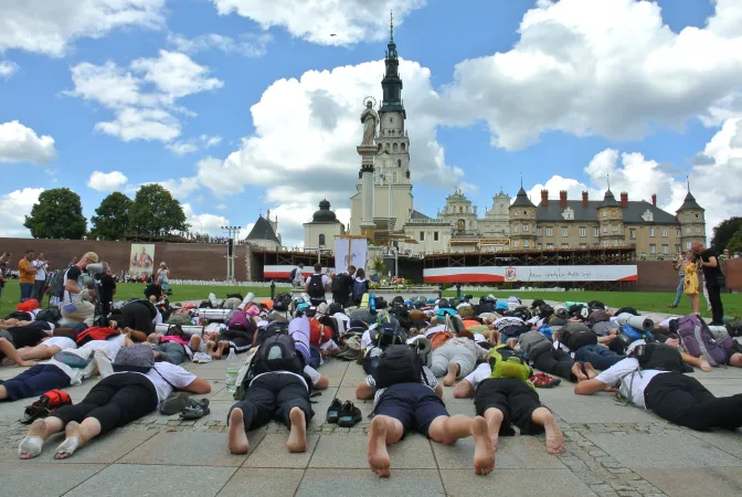 Alcune immagini dei pellegrinaggi a Jasna Góra  |  | Santuario di Jasna Góra