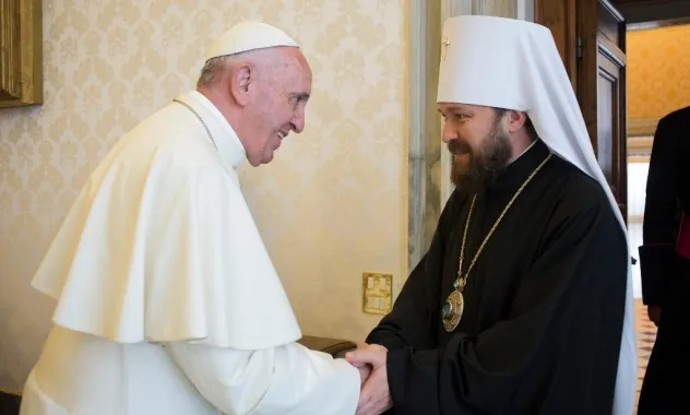 Metropolita Hilarion | Papa Francesco incontra il Metropolita Hilarion, Palazzo Apostolico Vaticano, 15 giugno 2015  | da mospat.ru - sito ufficiale del Patriarcato di Mosca 