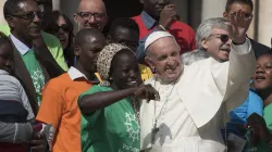 Papa Francesco con migranti e rifugiati / Caritas 