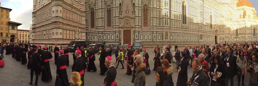 La processione di apertura del Convegno di Firenze |  | CEI