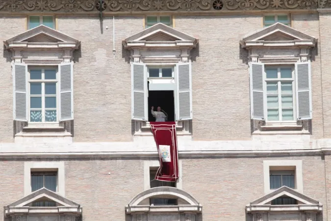 Il Papa recitando il Regina Coeli |  | Alexey Gotovsky, ACI Group