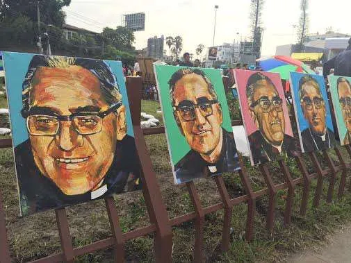 Una immagine di Romero alla sua beatificazione  |  | Aci Prensa/ David Ramos