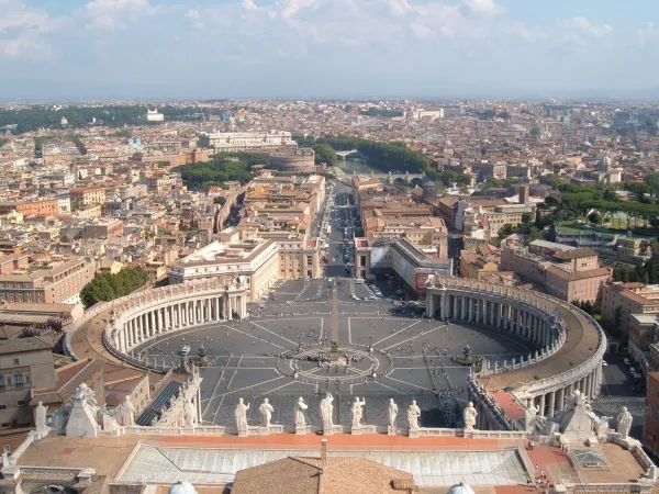 Piazza San Pietro | Piazza San Pietro dall'alto | Wikimedia Commons