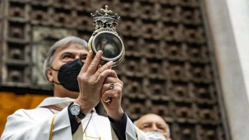 San Gennaro, il sangue si è sciolto |  | Chiesa di Napoli