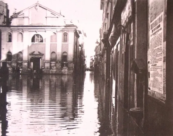 Chiesa di San Giacomo, alluvione 1915  |  | (Museo di Roma)