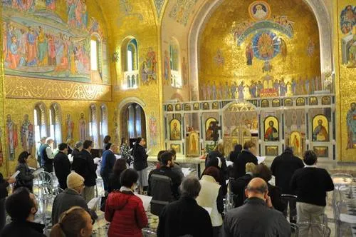 Preghiera nella chiesa di Santa Sofia a Roma  |  | pd