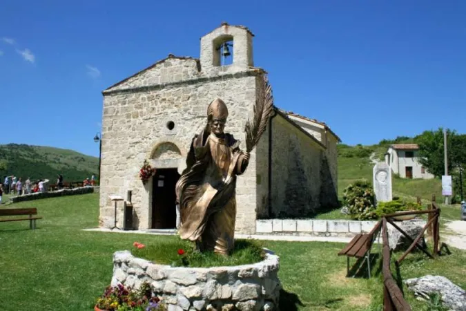 San Pietro alla Ienca | Santuario di San Giovanni Paolo II, San Pietro alla Ienca, L'Aquila | PD