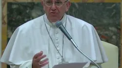 Papa Francesco parla ai missionari della misericordia in Sala Regia, Palazzo Apostolico Vaticano, 9 febbraio 2016 / CTV