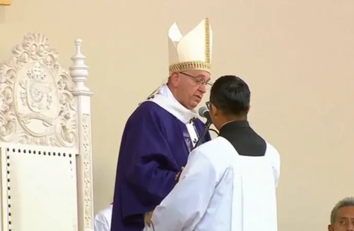 Ciudad Juarez | Papa Francesco saluta il Messico al termine della Messa  | CTV