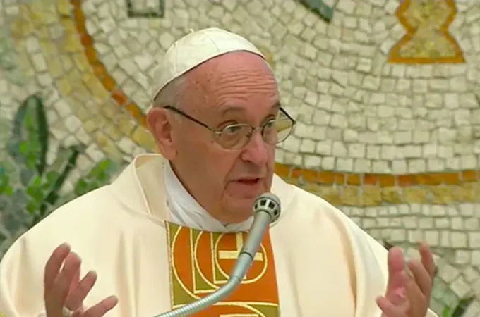 Papa Francesco | Papa Francesco durante la Messa con la Comunità del Centro Aletti, cappella Redemptoris Mater, Palazzo Apostolico, 8 aprile 2016 | CTV