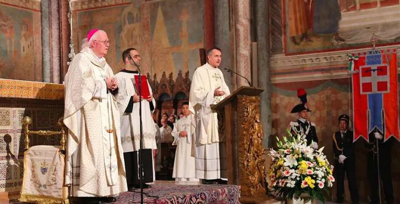 Monsignor Nosiglia durante una celebrazione |  | San Francesco Patrono d'Italia