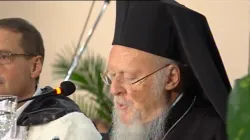 Il Patriarca Bartolomeo durante la lectio magistralis, dopo aver ricevuto la laurea Honoris Causa in Archeologia, Lecce, Università del Salento, 2 dicembre 2016 / Università del Salento