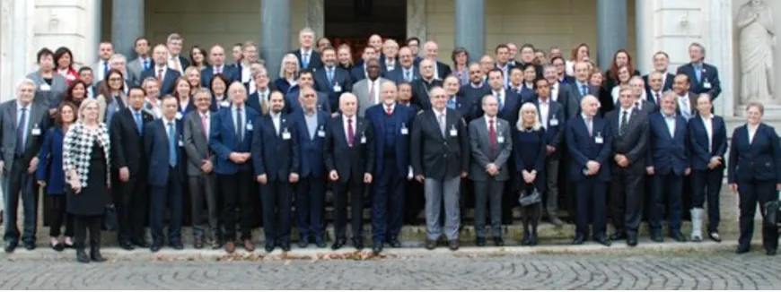 Pontificia Accademia delle Scienze | Foto di gruppo dei partecipanti al summit sul trapianto di organi | www.pas.va