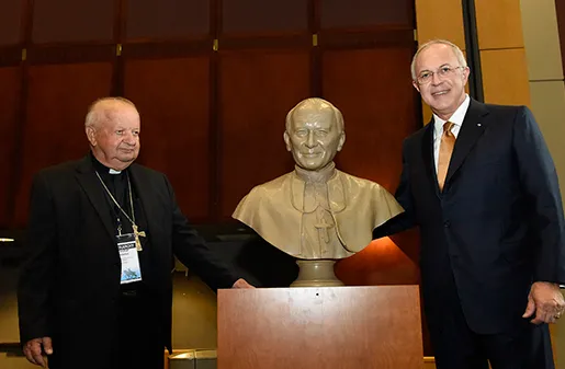 I lavori della 135 Convention annuale dei Cavalieri di Colombo, il cardinale Dziwisz con Carl Anderson |  | Cavalieri di Colombo