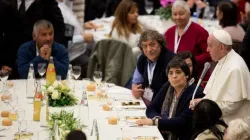 Papa Francesco durante un pranzo con i poveri / Vatican Media / ACI Group